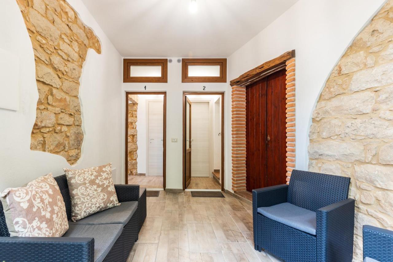 Apartmán Dommu Anna Baunei Exteriér fotografie